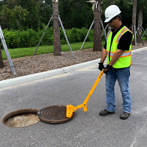 How to Lift a Manhole Cover